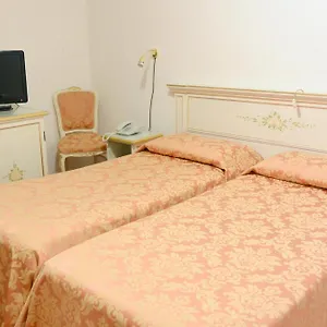 Ambassador Tre Rose Hotel