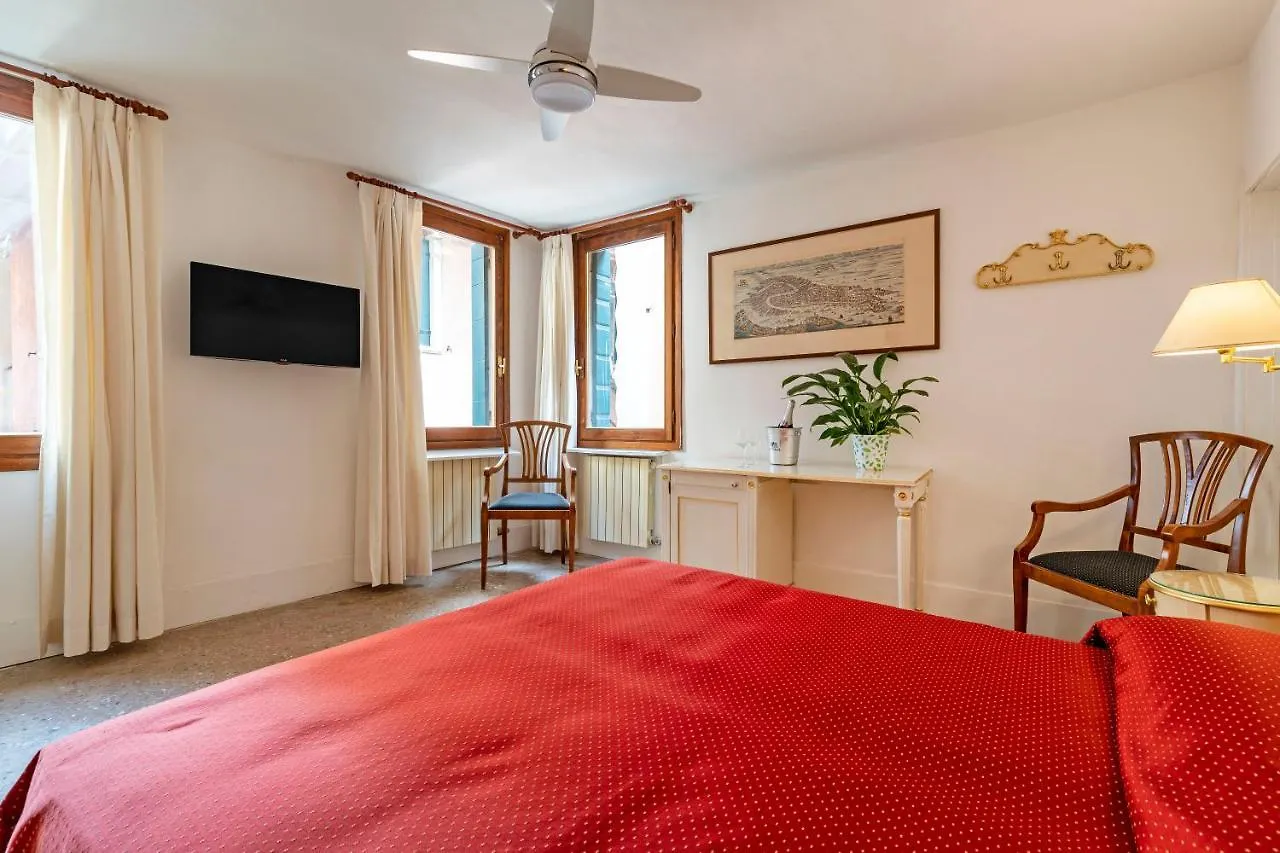 San Luca Flats Aparthotel Venice 3*,