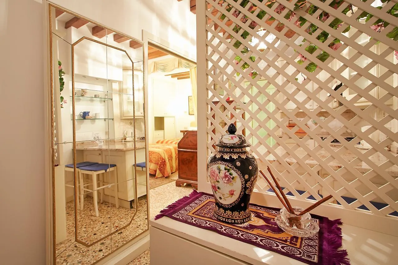 San Luca Flats Aparthotel Venice 3*,